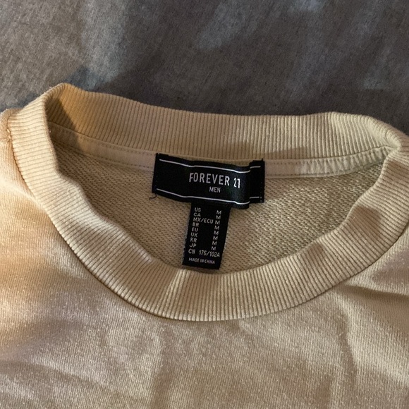 NWOT Forever 21 men’s short sleeve shirt - Picture 2 of 3